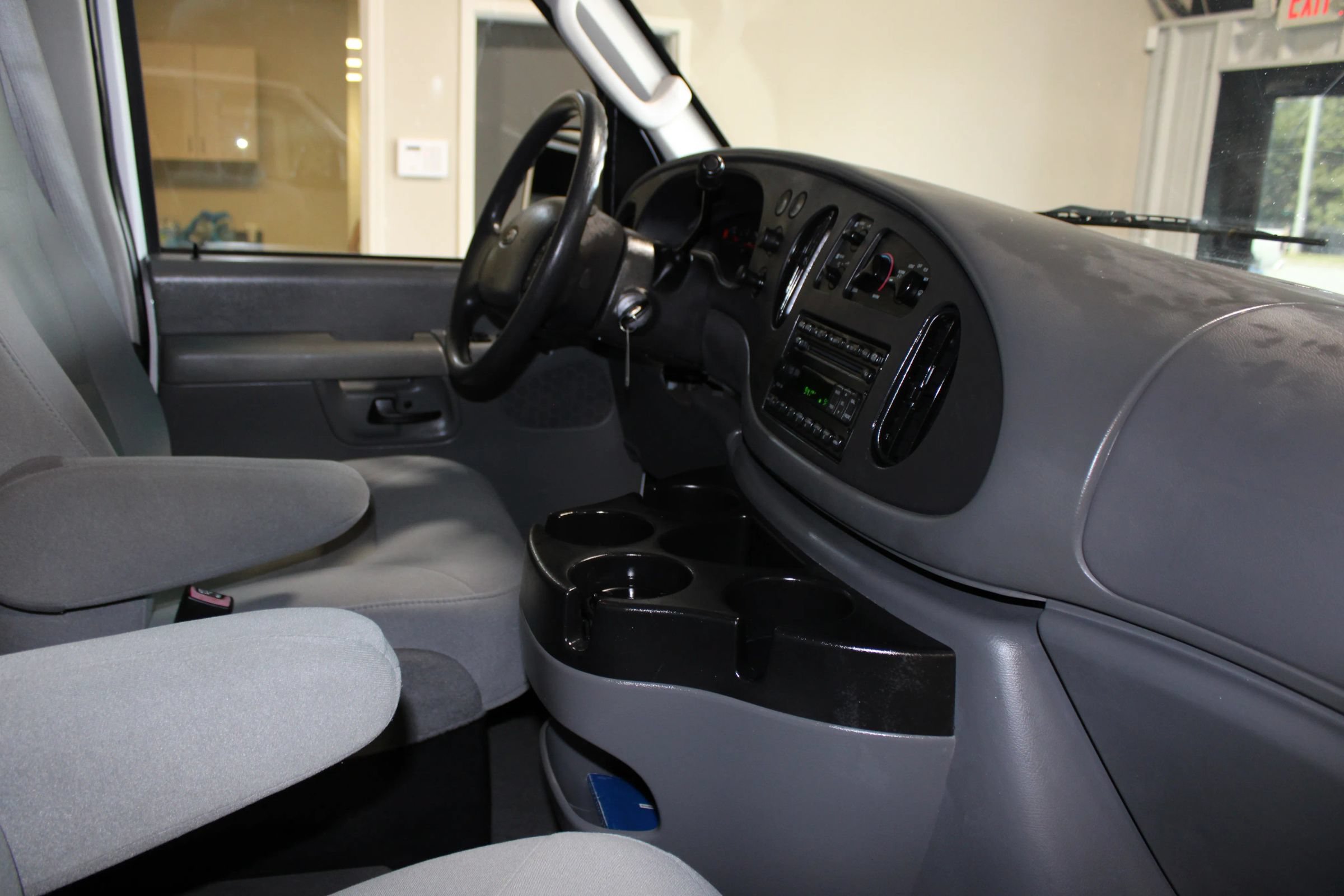 Used 2008 Ford E-350 and Econoline 350 XL RWD image 20