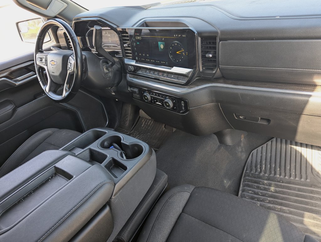 Used 2025 Chevrolet Silverado 1500 LT AWD/4WD image 30