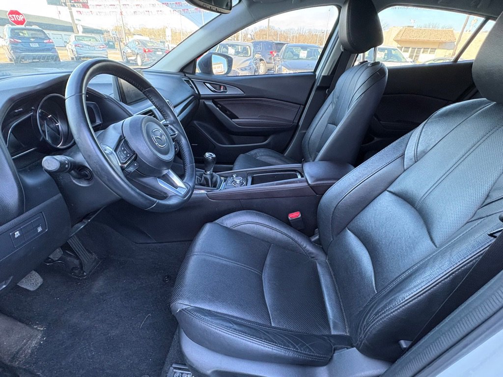 Used 2017 MAZDA MAZDA3 Grand Touring w/ Premium Equipment Package image 9