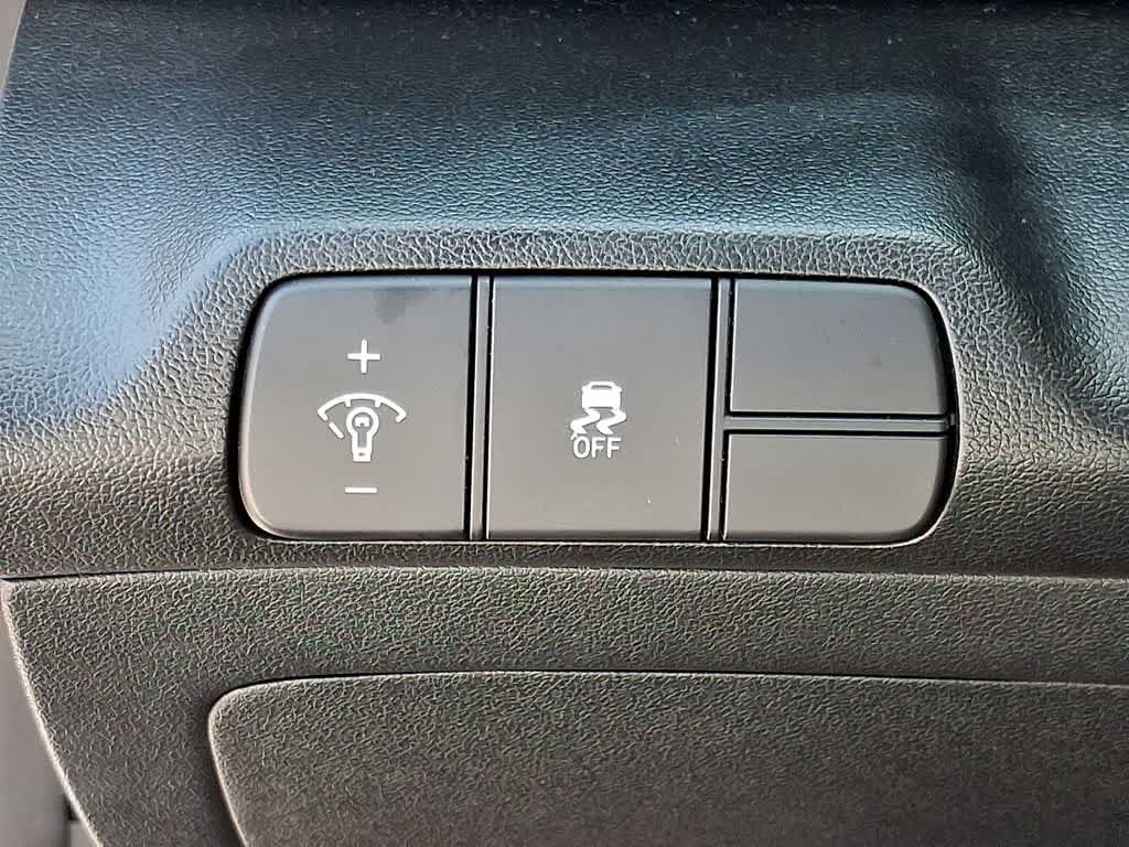 Certified 2025 Hyundai Elantra Sport FWD image 22