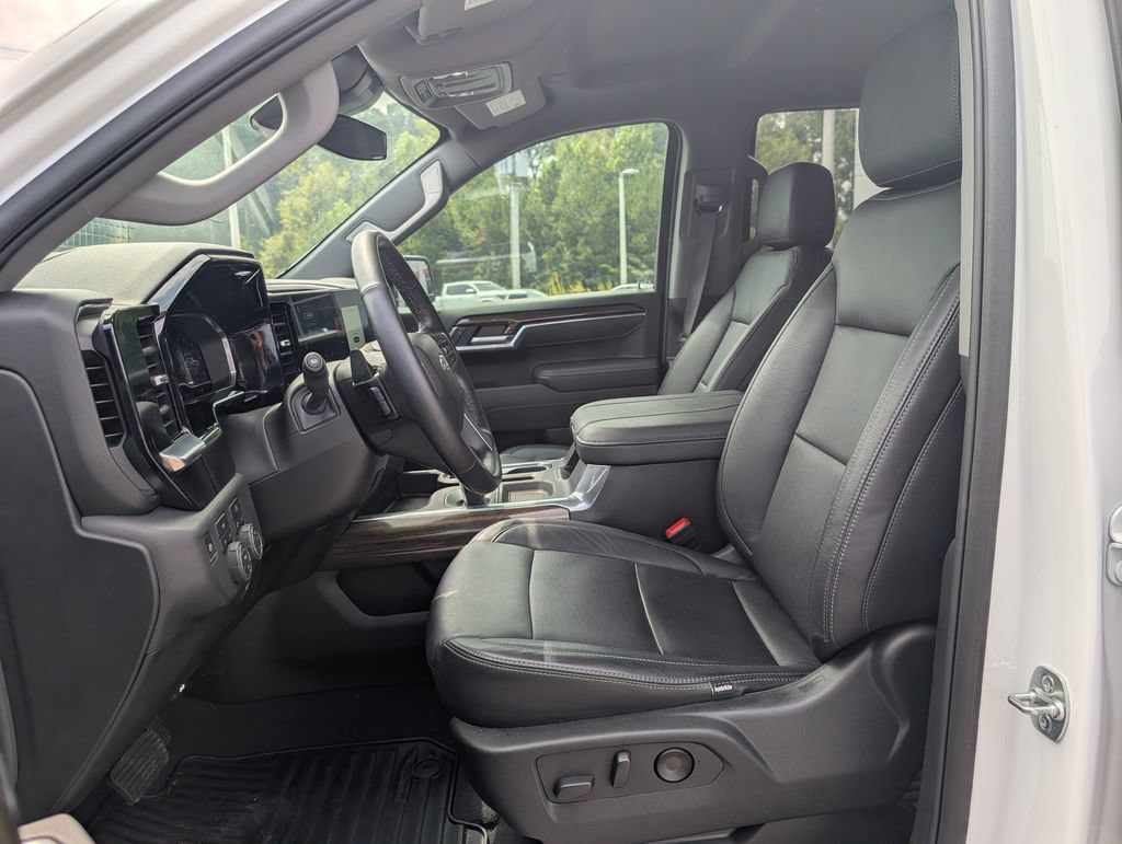 Used 2025 Chevrolet Silverado 1500 RST AWD/4WD image 22