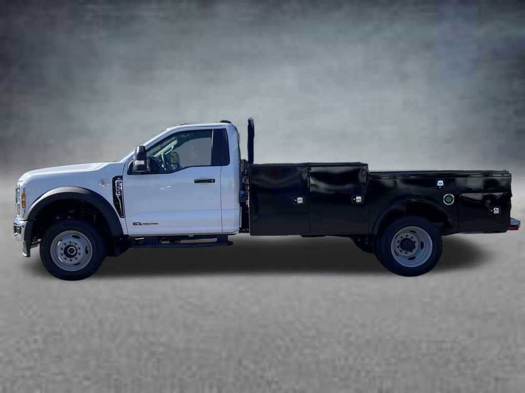 New 2025 Ford F550 4x4 Regular Cab Super Duty image 2