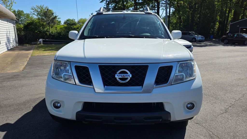 Used 2015 Nissan Frontier PRO-4X w/ Pro-4x Luxury Package AWD/4WD image 2