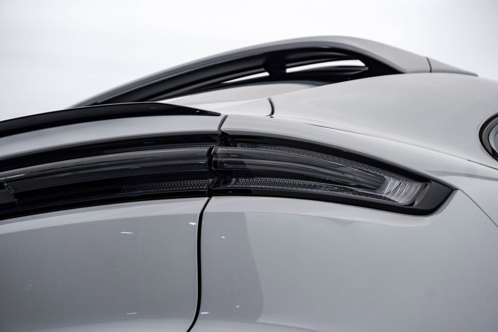Certified 2025 Porsche Cayenne Coupe AWD/4WD image 12