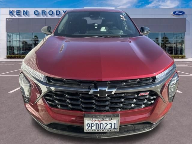 Used 2024 Chevrolet Trax RS w/ Driver Confidence Package FWD image 3
