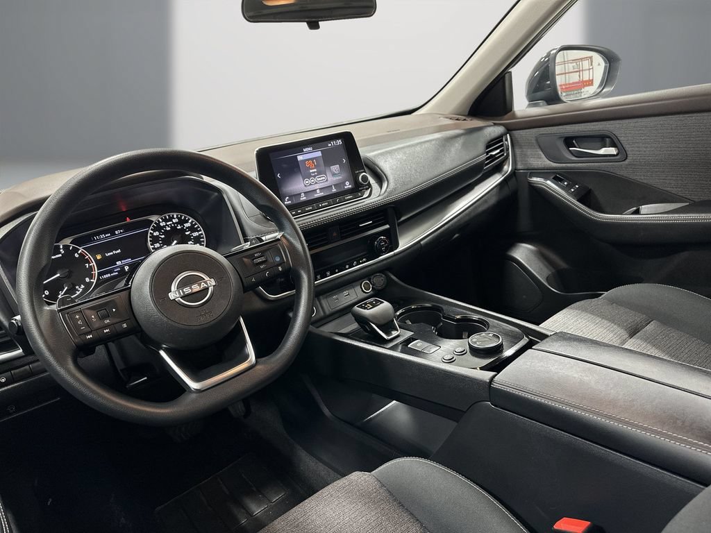 Used 2023 Nissan Rogue SV AWD/4WD image 13