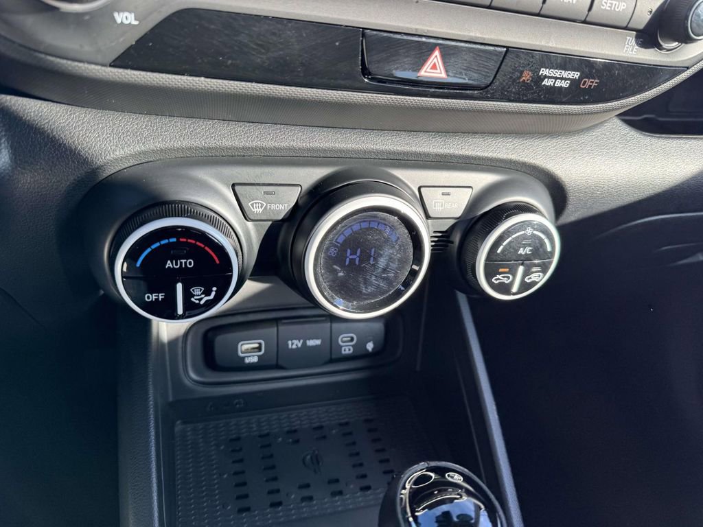 Certified 2024 Hyundai Venue Limited image 25