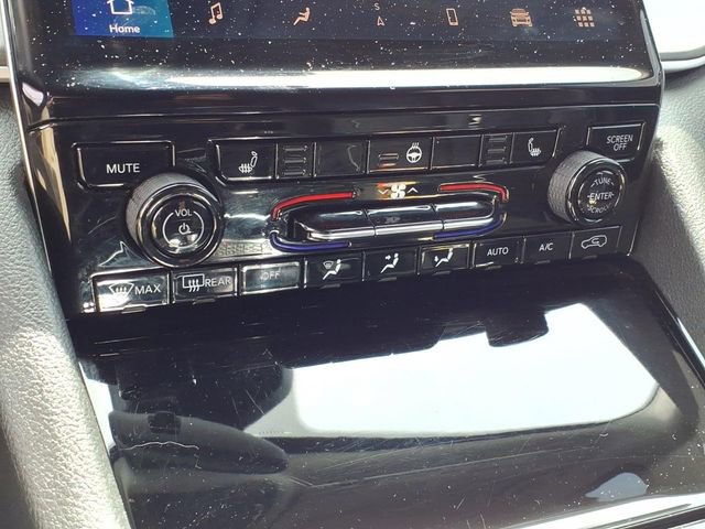 Used 2023 Jeep Grand Cherokee Limited w/ Black Appearance Package image 22