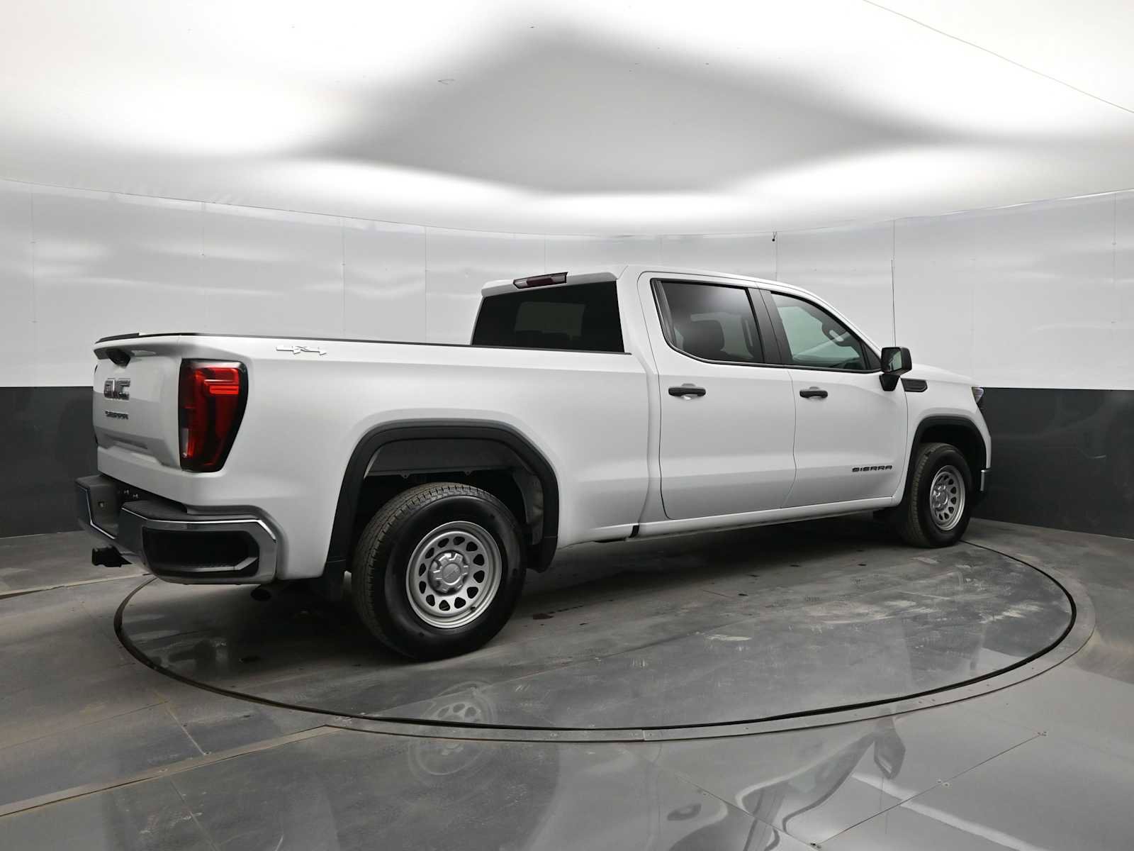 Used 2023 GMC Sierra 1500 Pro w/ Pro Value Package image 8