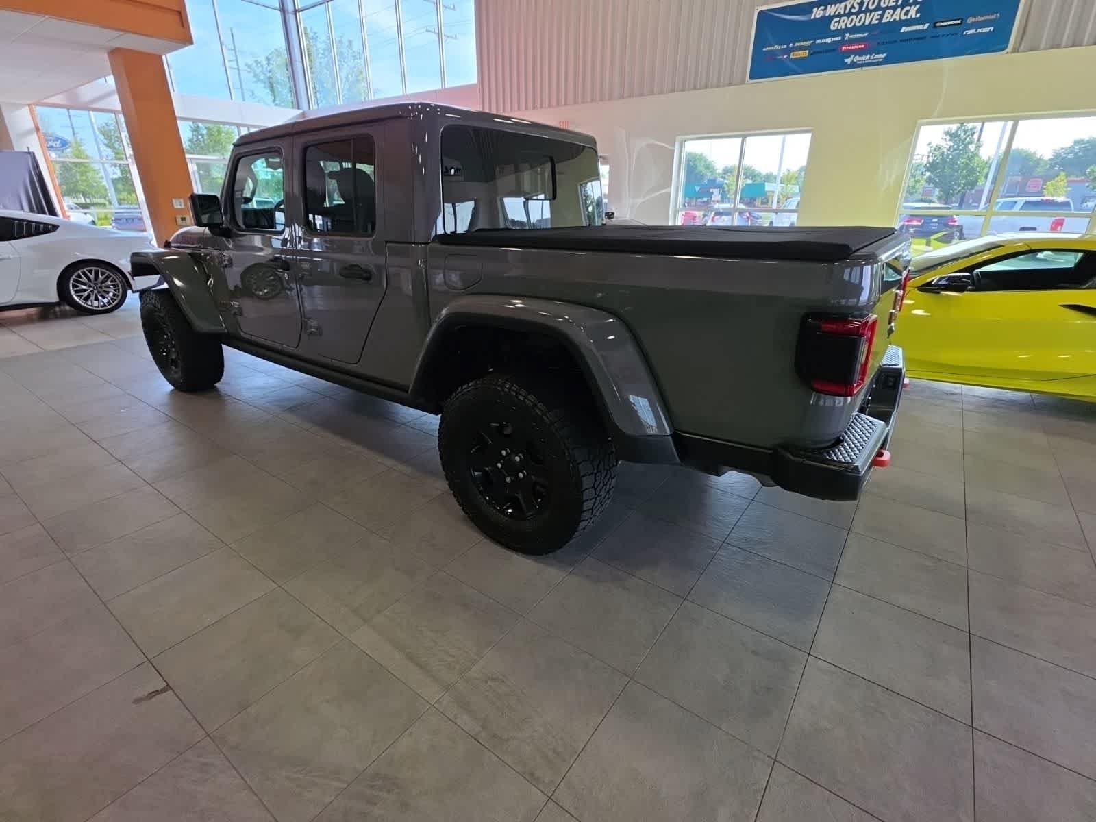 Used 2021 Jeep Gladiator Mojave w/ Dual Top Group AWD/4WD image 13