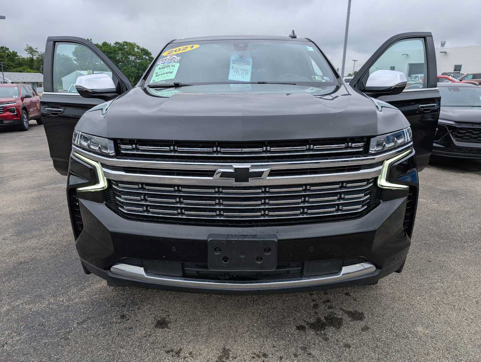 Used 2021 Chevrolet Tahoe Premier AWD/4WD image 16