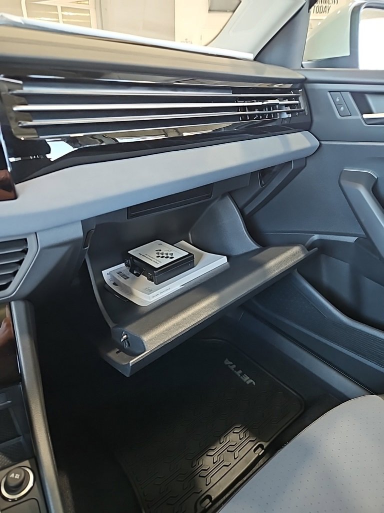 New 2026 Volkswagen Jetta SE image 29