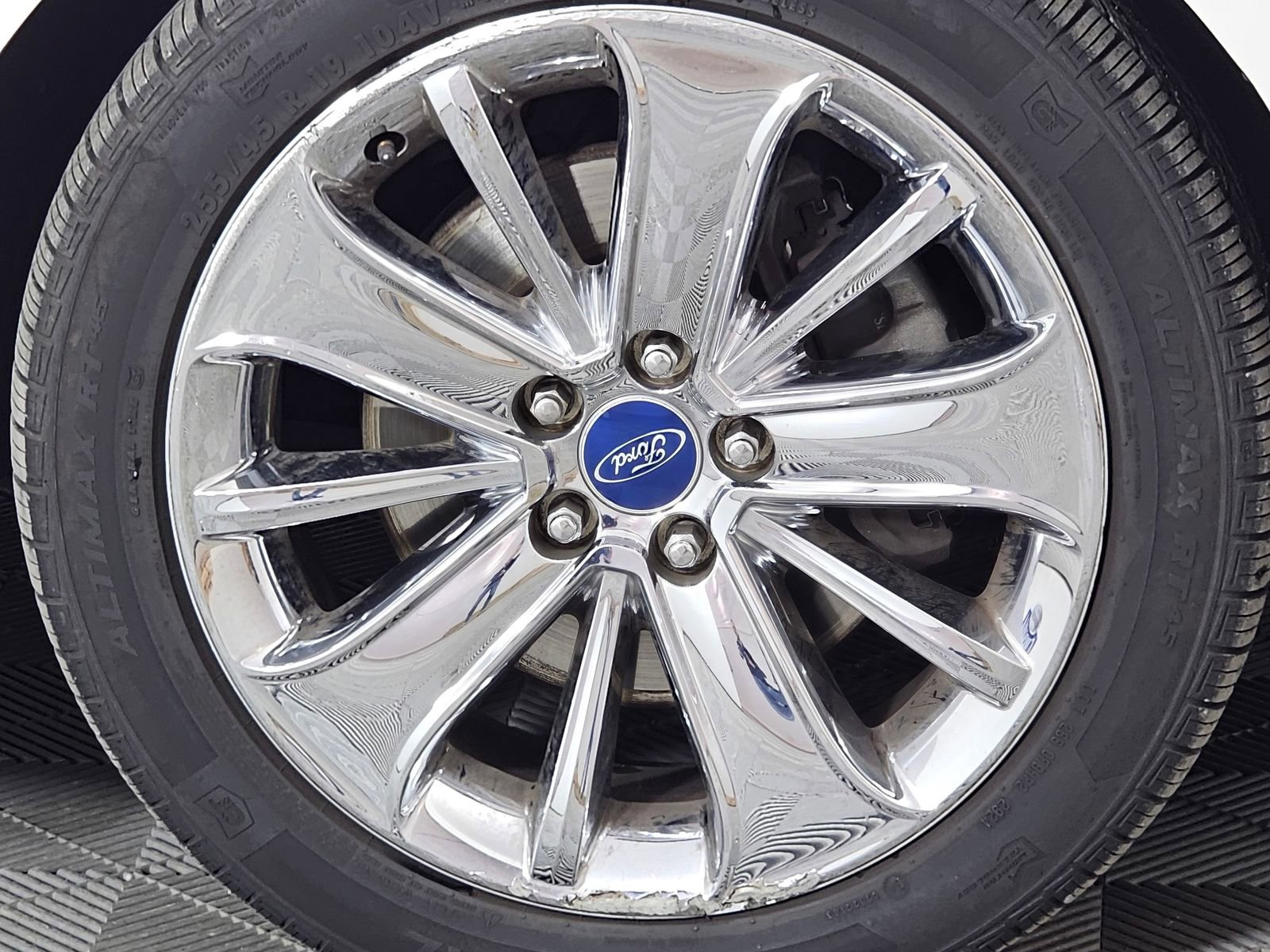 Used 2010 Ford Taurus Limited image 9
