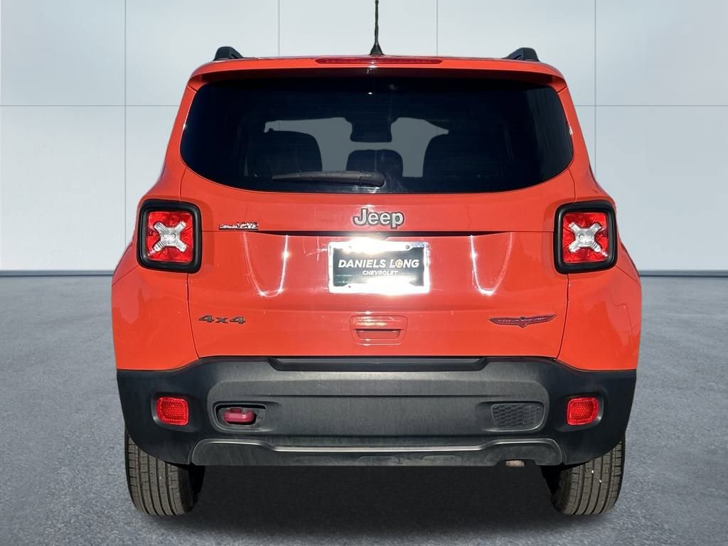 Used 2019 Jeep Renegade Trailhawk w/ Cold Weather Group II image 4