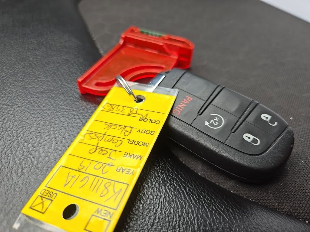 Used 2019 Jeep Compass Latitude w/ Popular Equipment Group AWD/4WD image 36