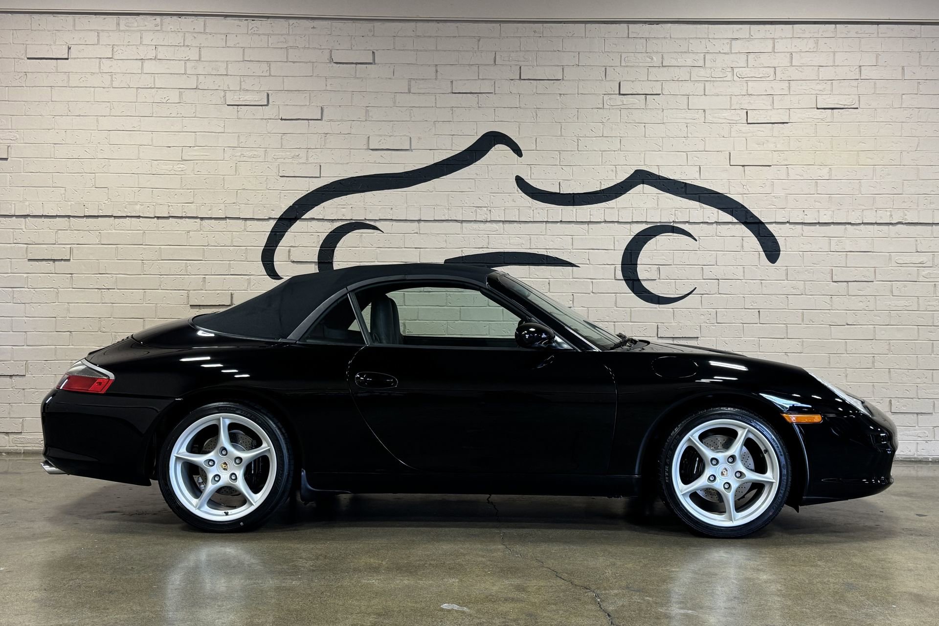 Used 2003 Porsche 911 Carrera RWD image 4
