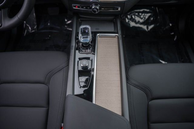 New 2026 Volvo XC60 B5 Plus w/ Protection Package Premier image 26