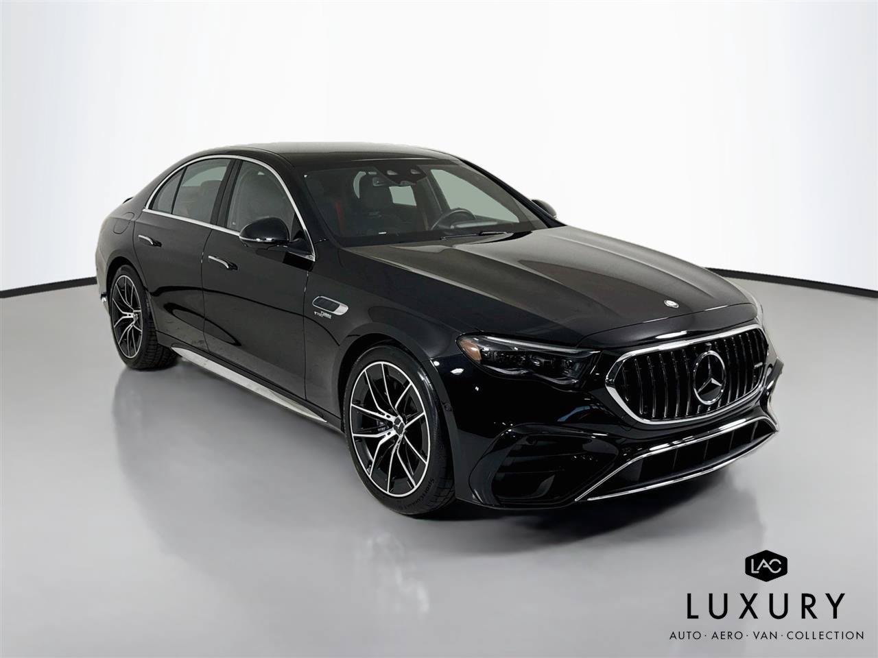 Used 2025 Mercedes-Benz E 53 AMG e 4MATIC Sedan image 3