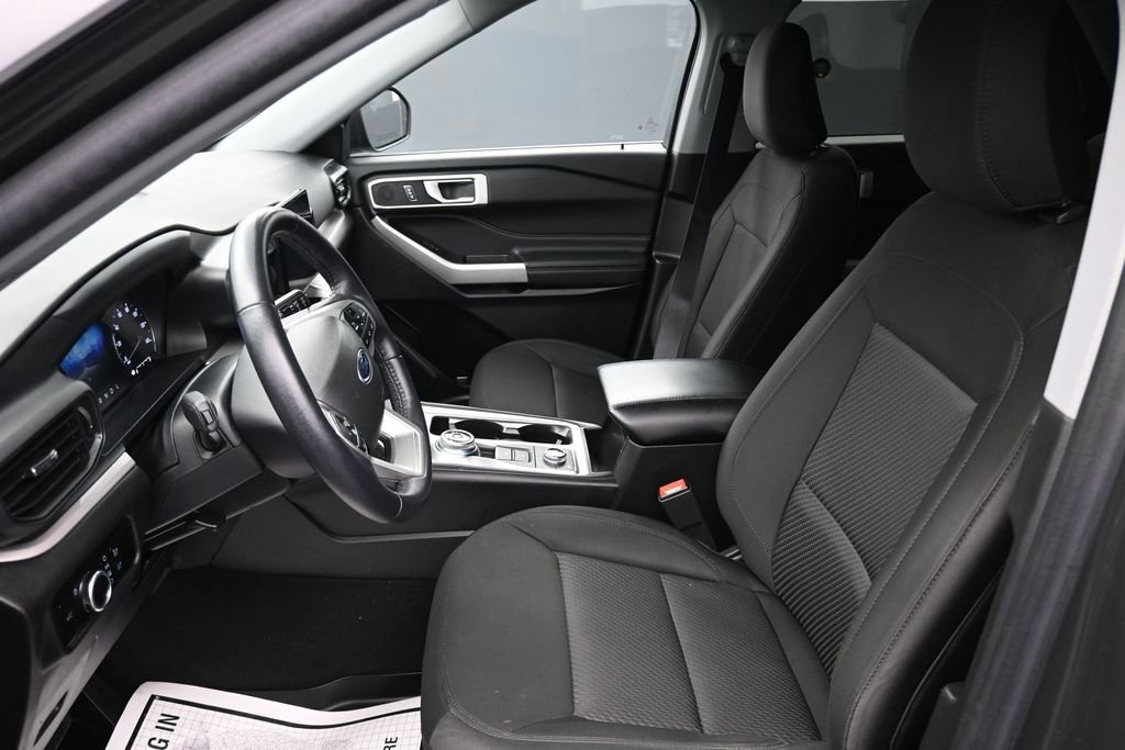 Used 2023 Ford Explorer XLT AWD/4WD image 12