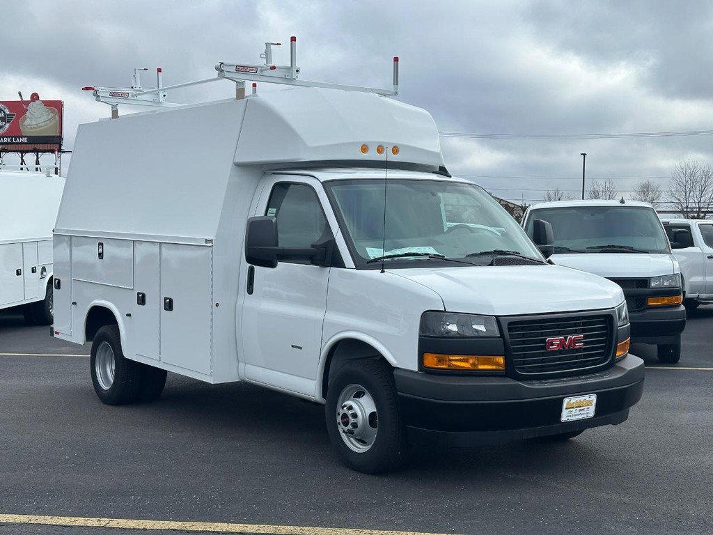 New 2024 GMC Savana 3500 w/ Power Convenience Package RWD image 2