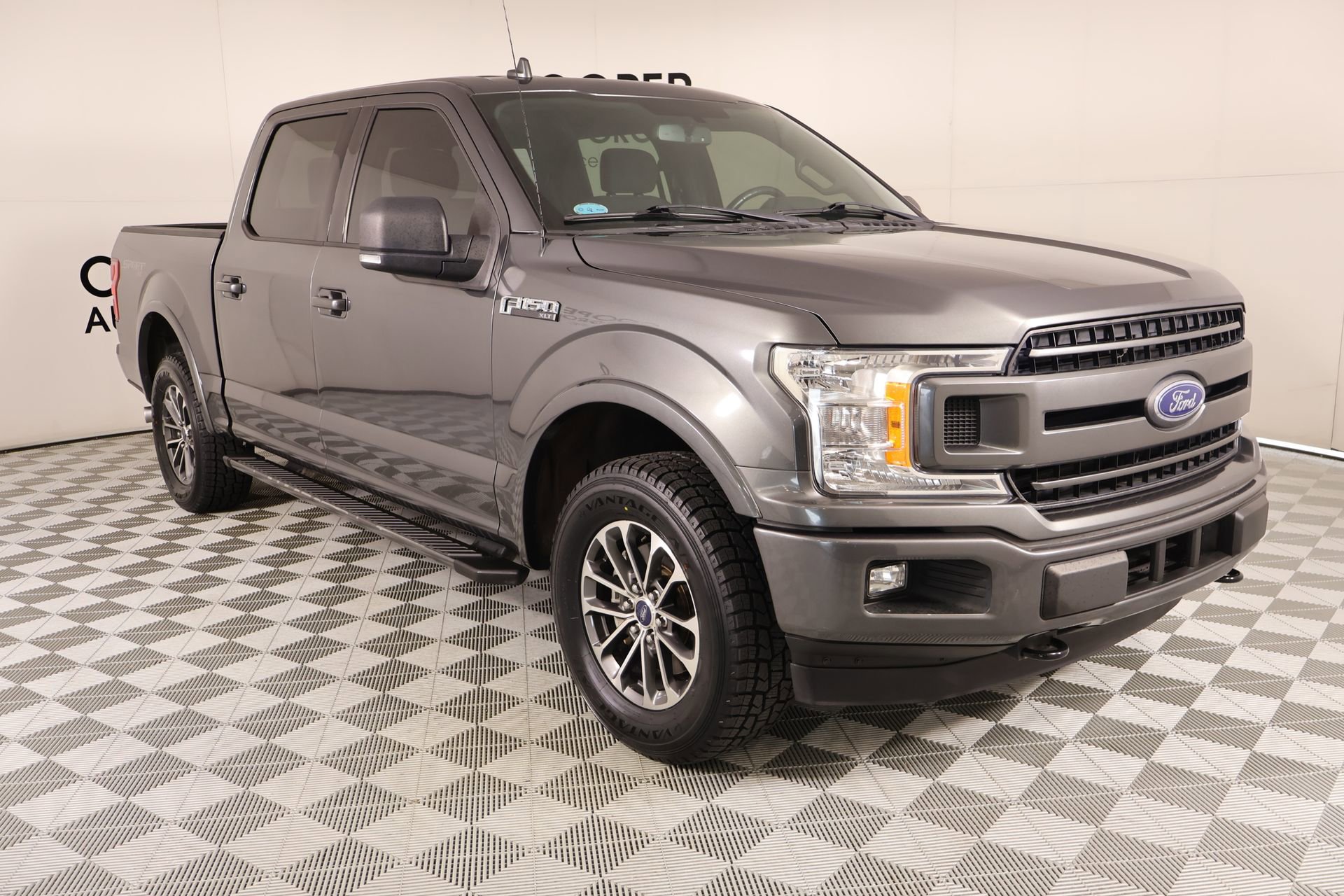 Used 2018 Ford F150 XLT w/ Equipment Group 302A Luxury AWD/4WD image 1