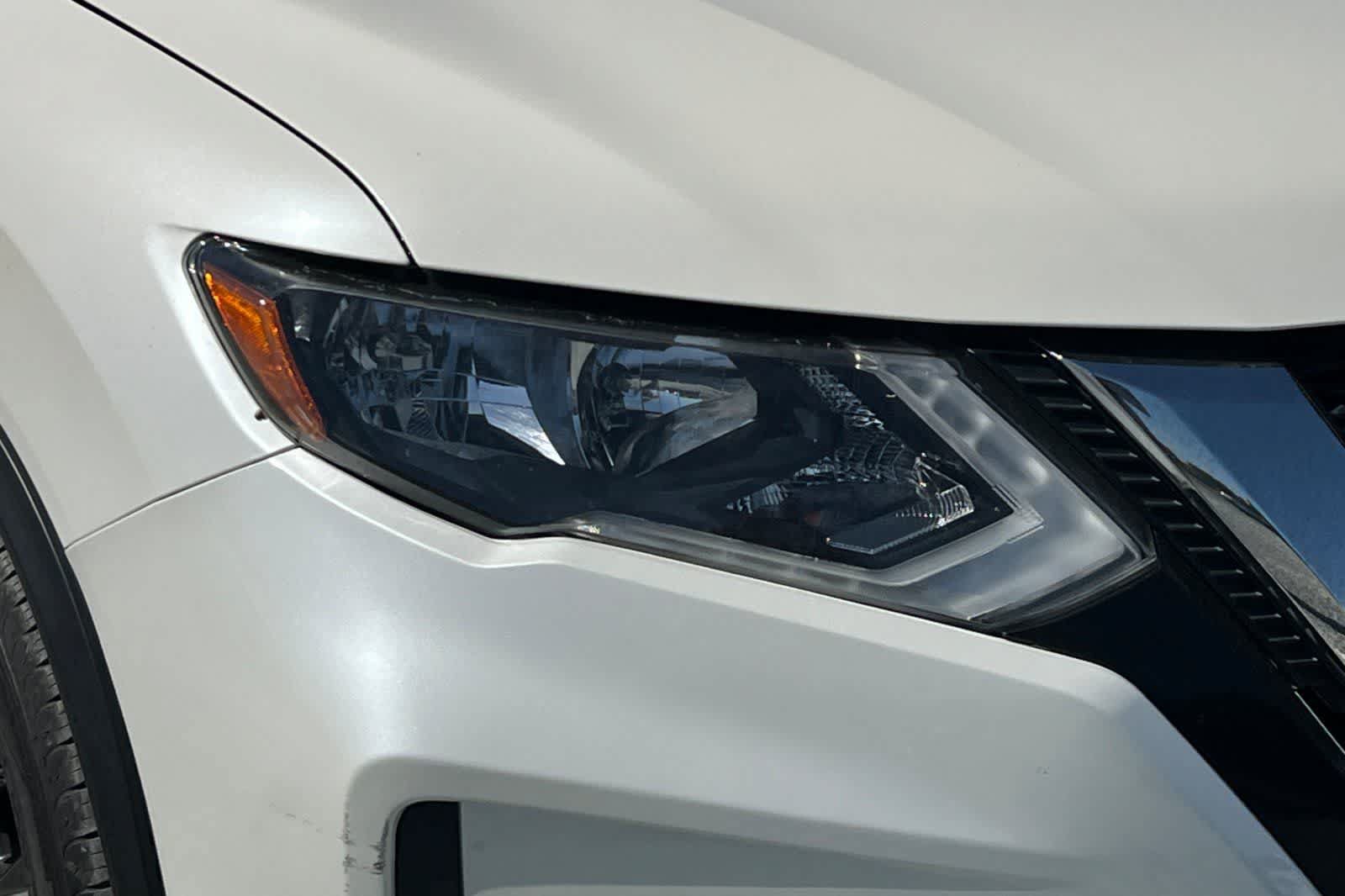Used 2017 Nissan Rogue SL FWD image 34