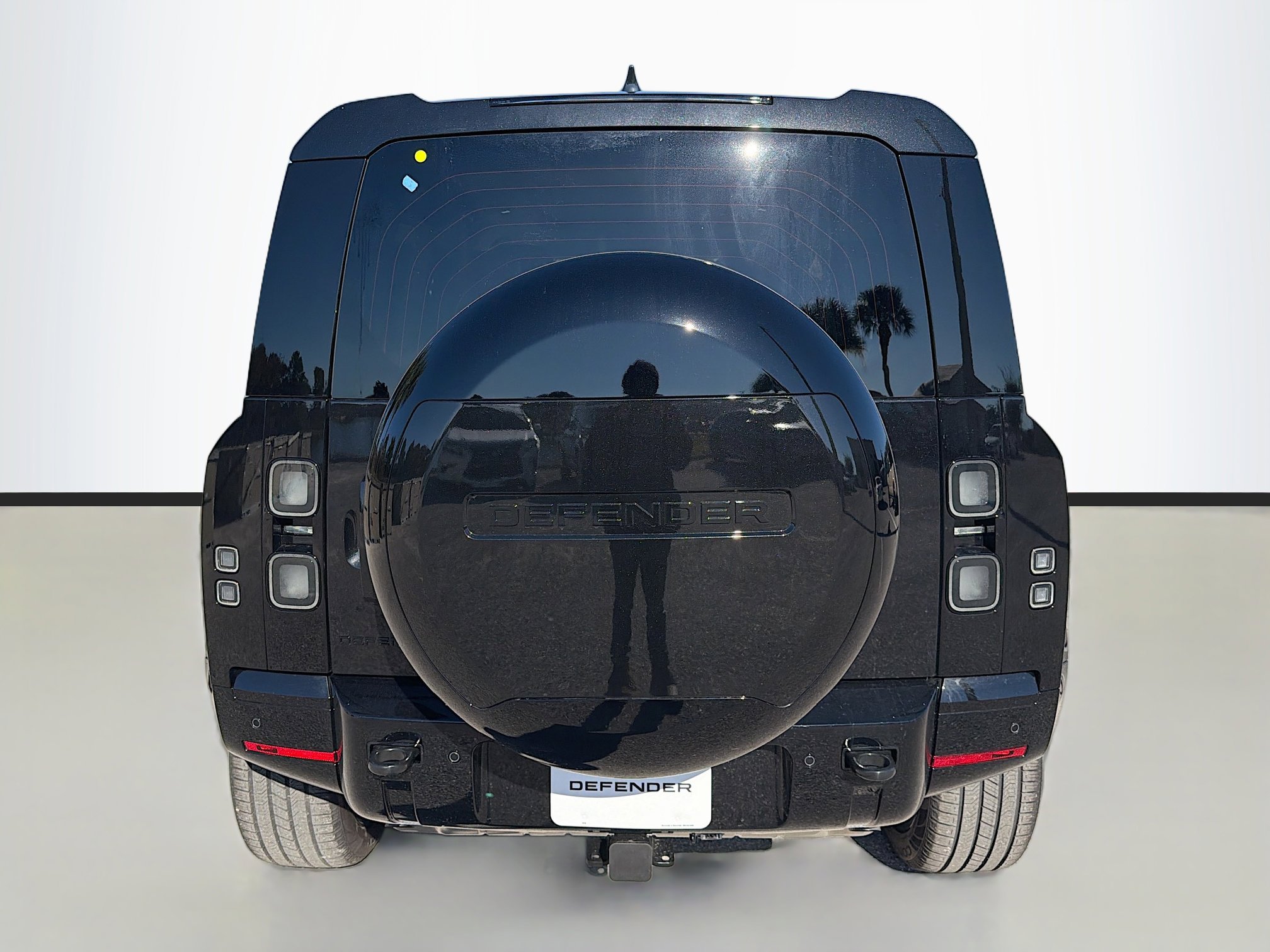 New 2026 Land Rover Defender 110 X-Dynamic SE image 4