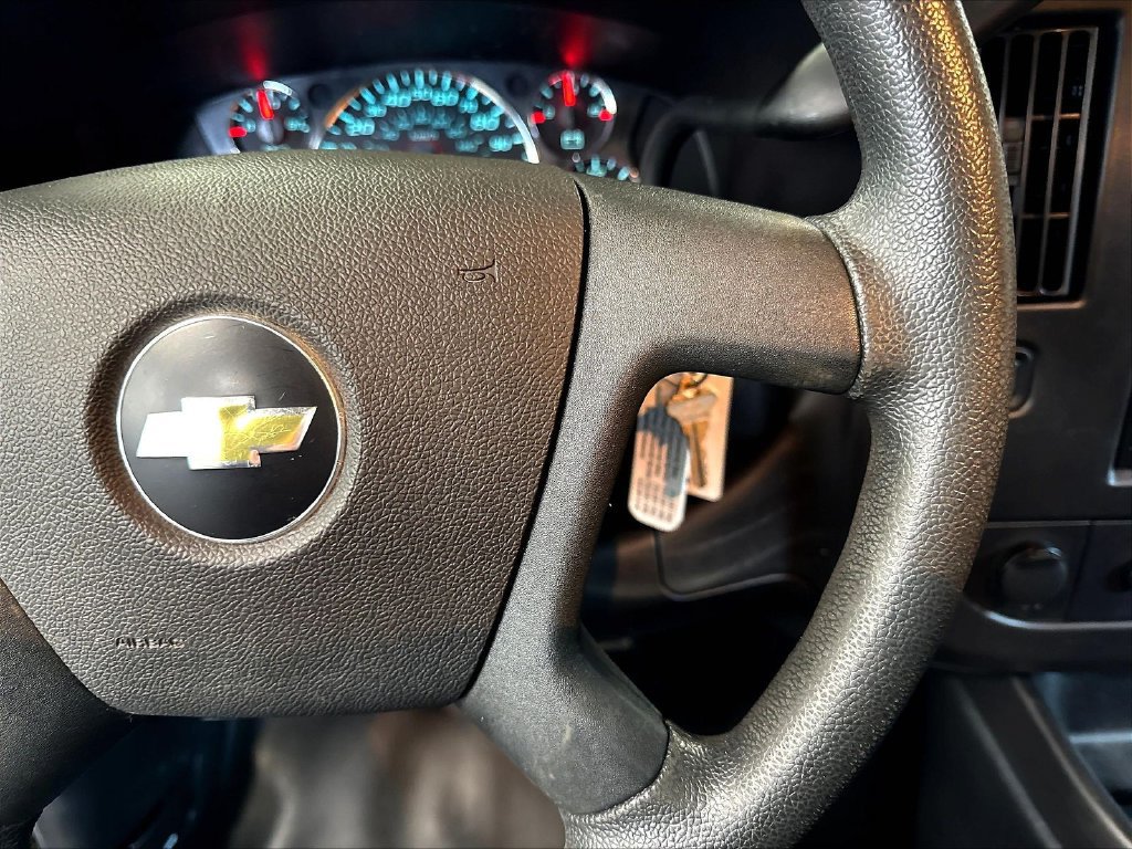 Used 2019 Chevrolet Express 3500 Extended RWD image 14