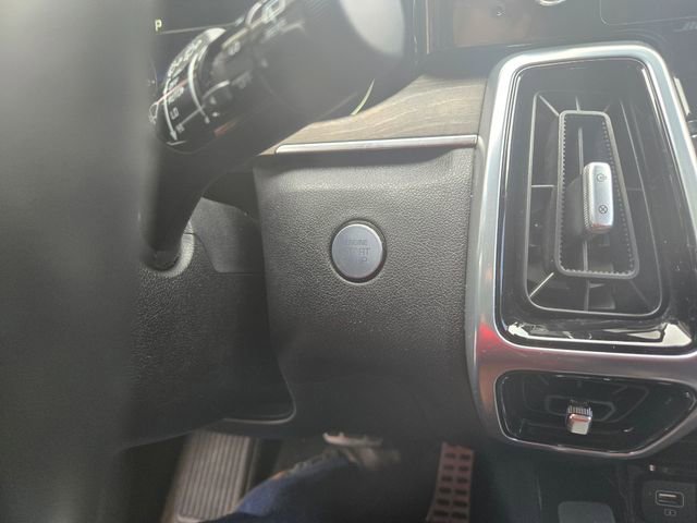 Used 2023 Kia Sorento SX Prestige image 18