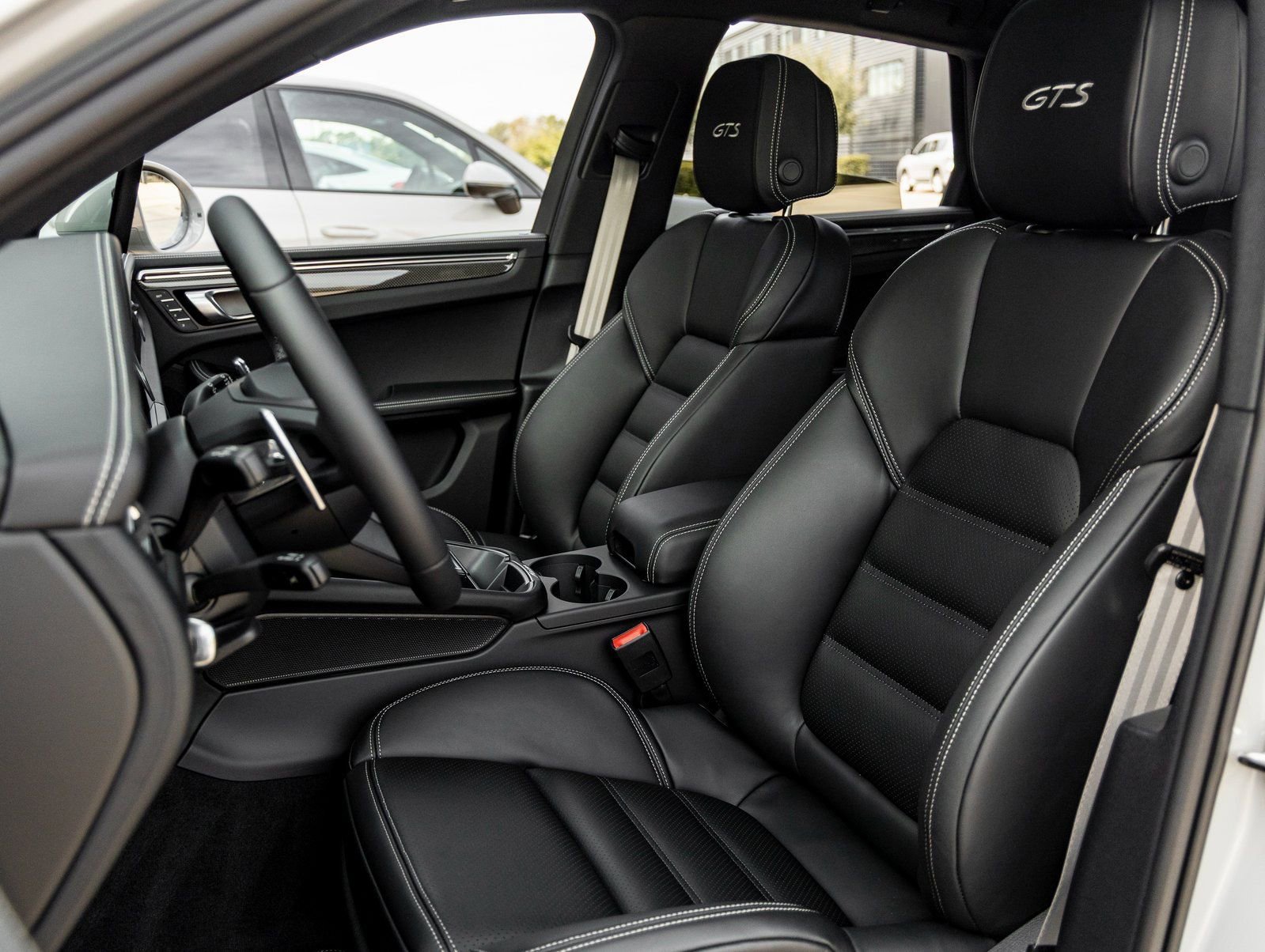 New 2026 Porsche Macan GTS AWD/4WD image 5