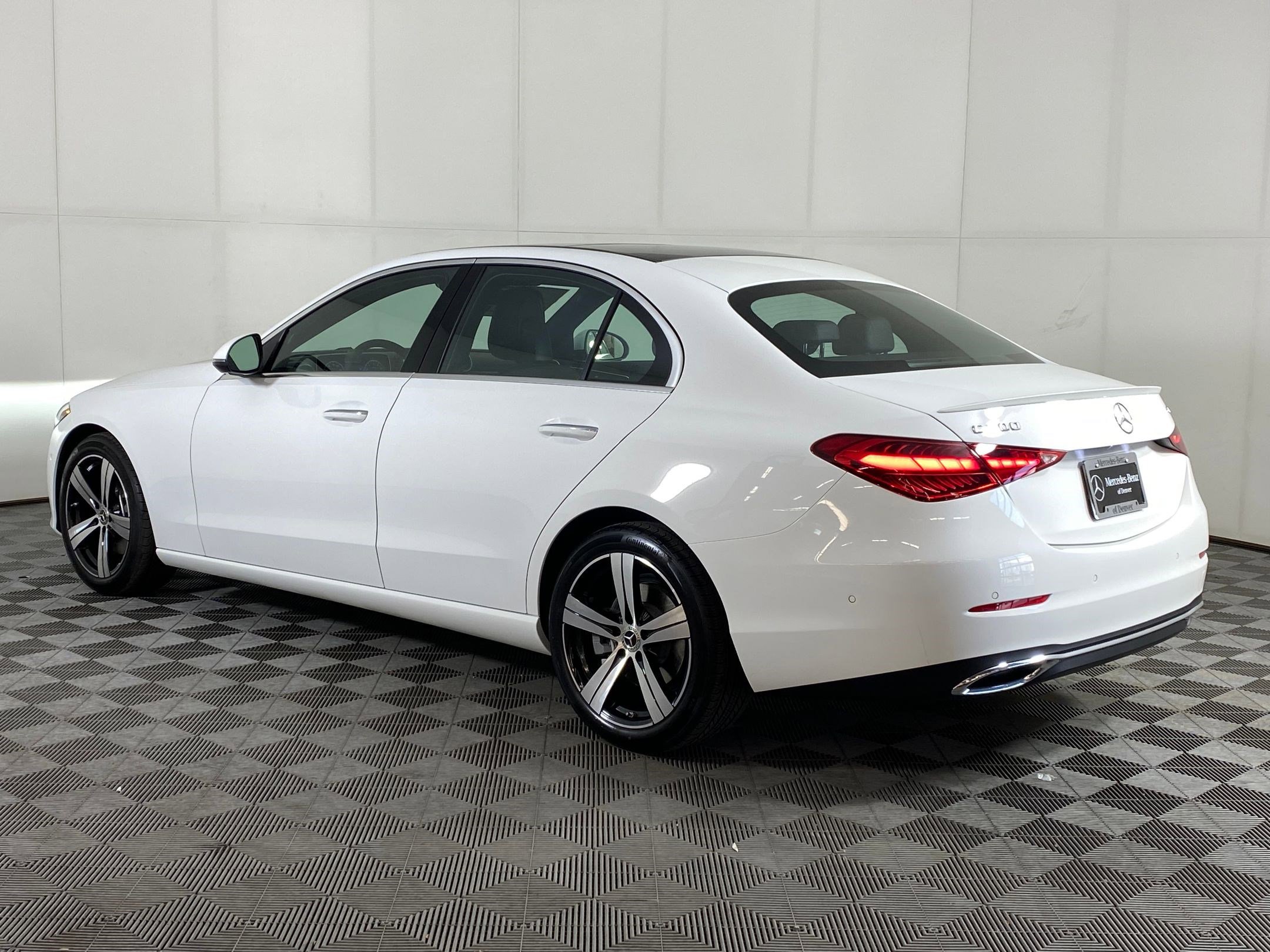 Used 2025 Mercedes-Benz C 300 4MATIC Sedan image 3