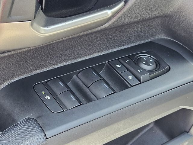 Used 2024 Toyota Tacoma TRD Off-Road AWD/4WD image 34