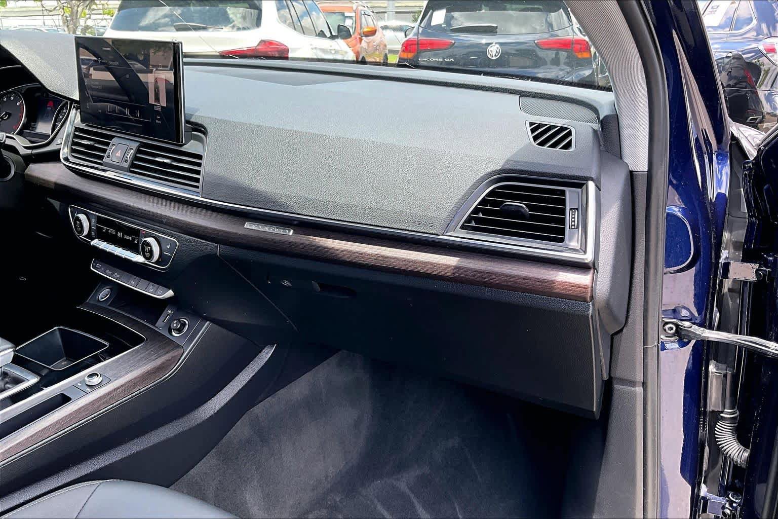 Used 2021 Audi Q5 2.0T Premium AWD/4WD image 17