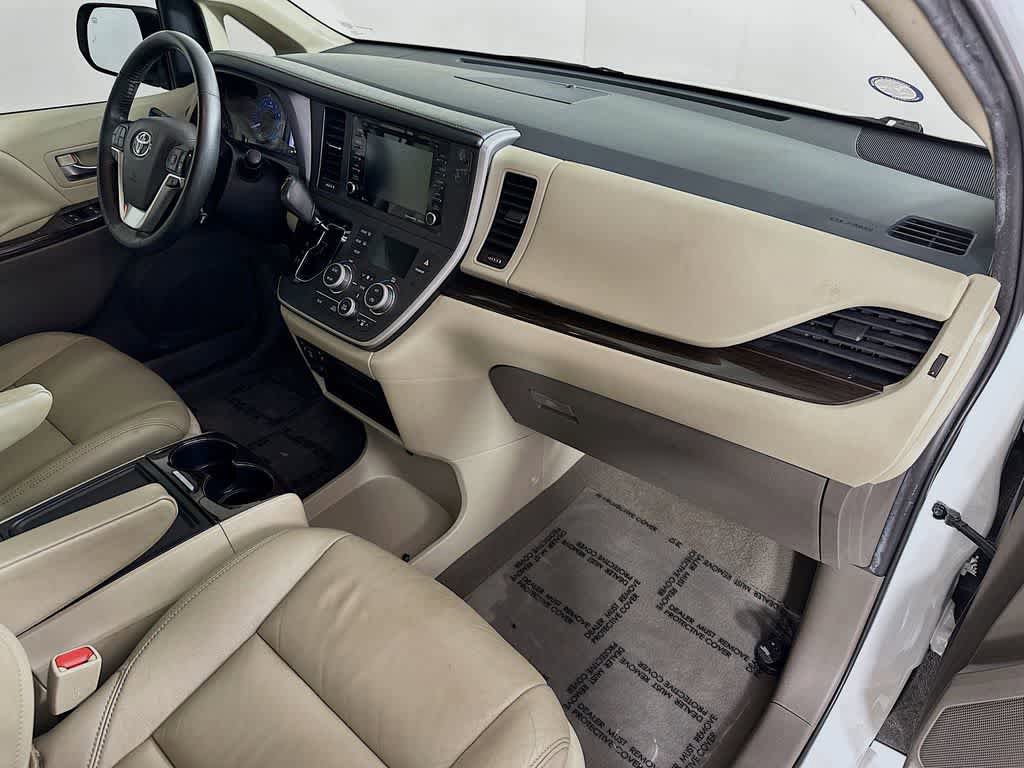Used 2020 Toyota Sienna XLE w/ XLE Navigation Package FWD image 36