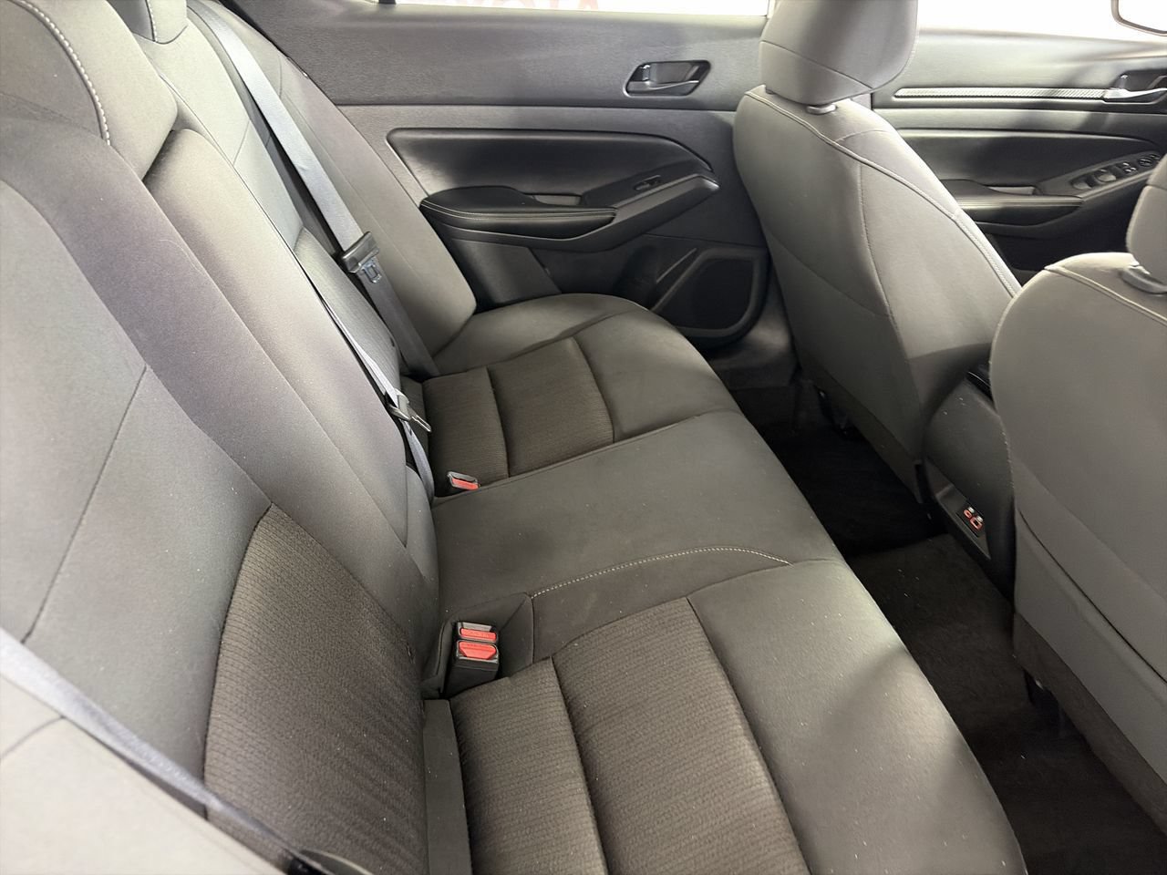 Used 2025 Nissan Altima 2.5 SV FWD image 23