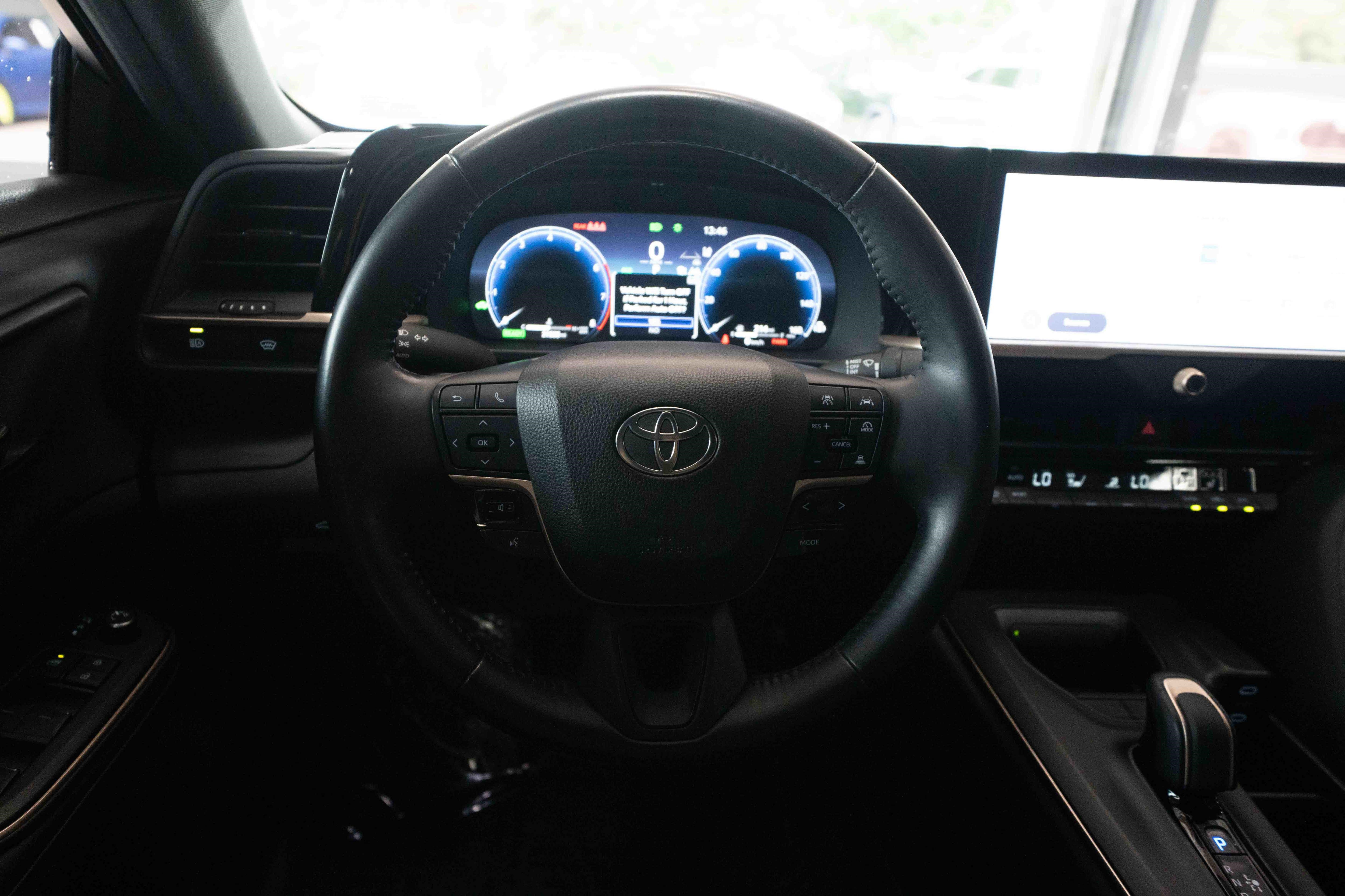 Used 2023 Toyota Crown AWD/4WD image 21