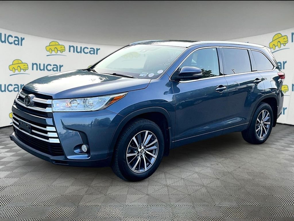 Used 2017 Toyota Highlander XLE AWD/4WD image 3