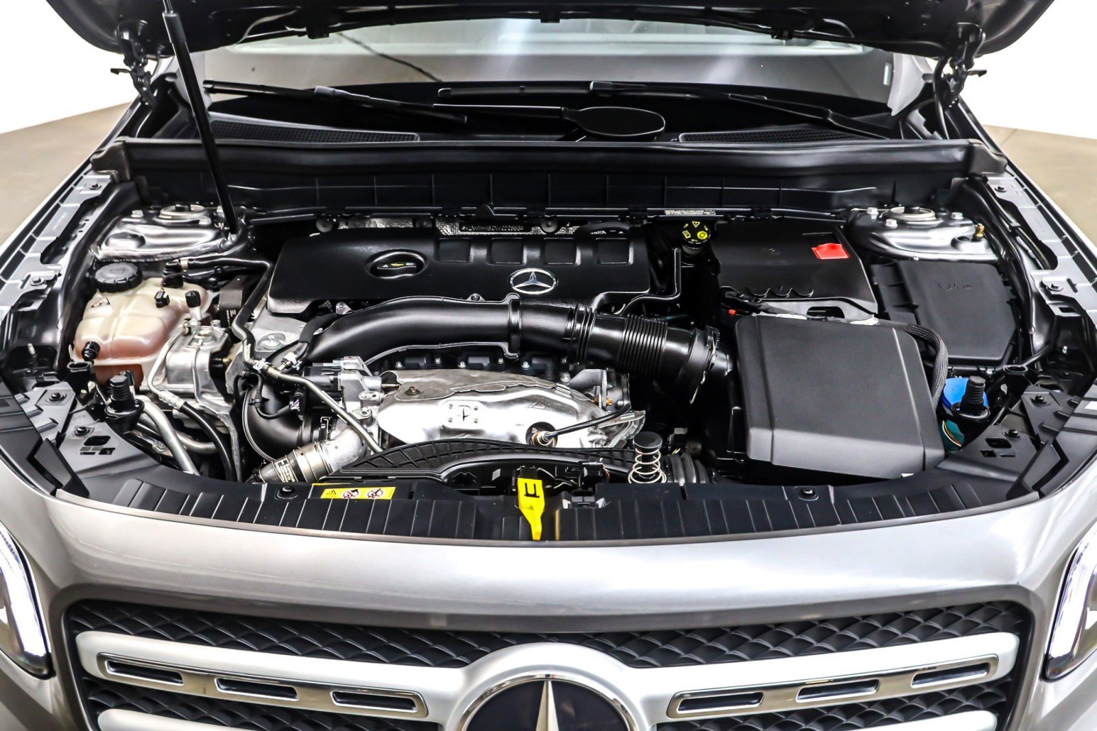Used 2022 Mercedes-Benz GLB 250 4MATIC image 11