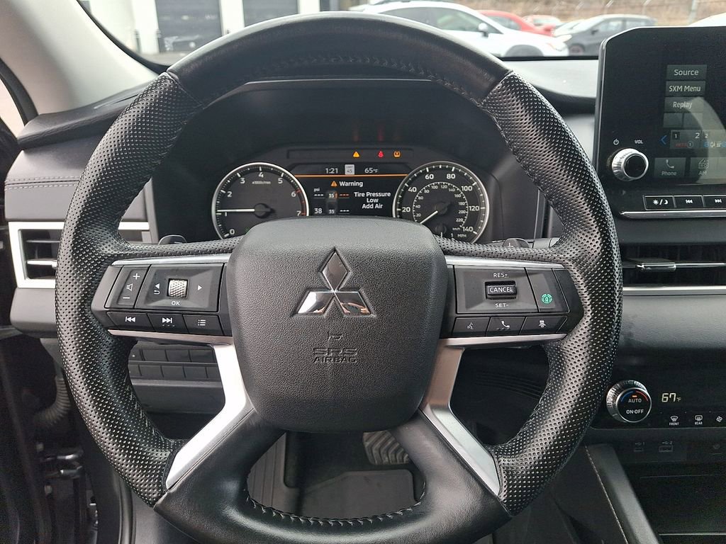 Used 2024 Mitsubishi Outlander SE Black Edition image 20