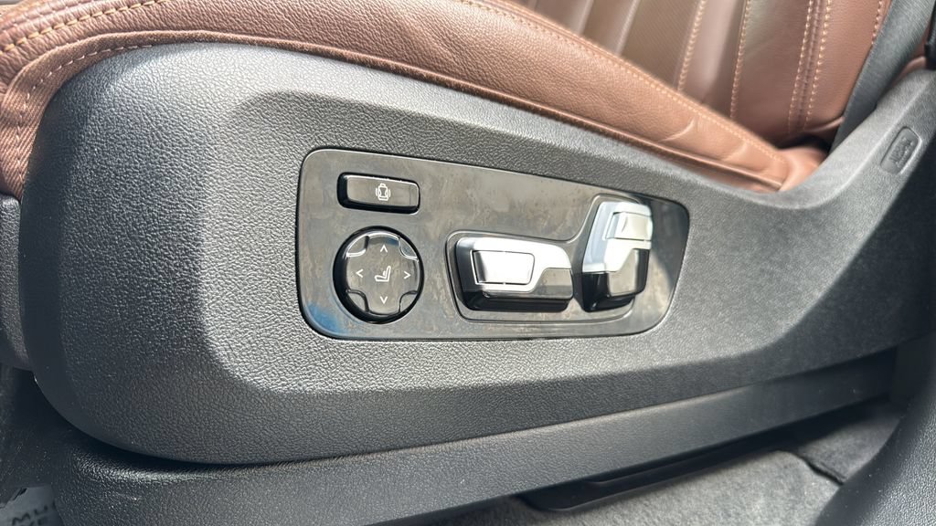 Used 2021 BMW X7 xDrive40i w/ Executive Package 2 AWD/4WD image 19