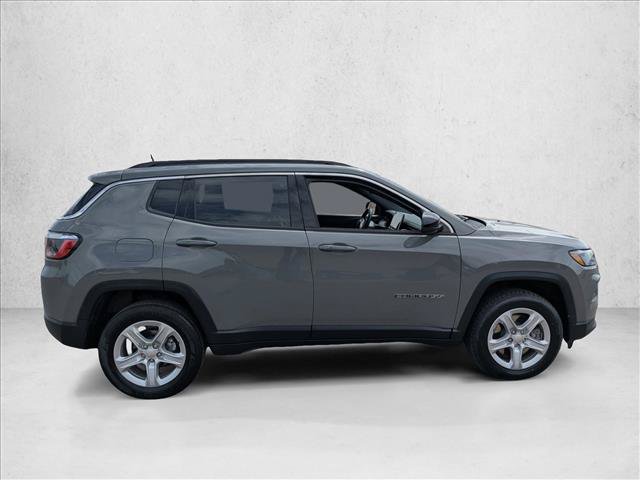 Used 2023 Jeep Compass Latitude AWD/4WD image 4