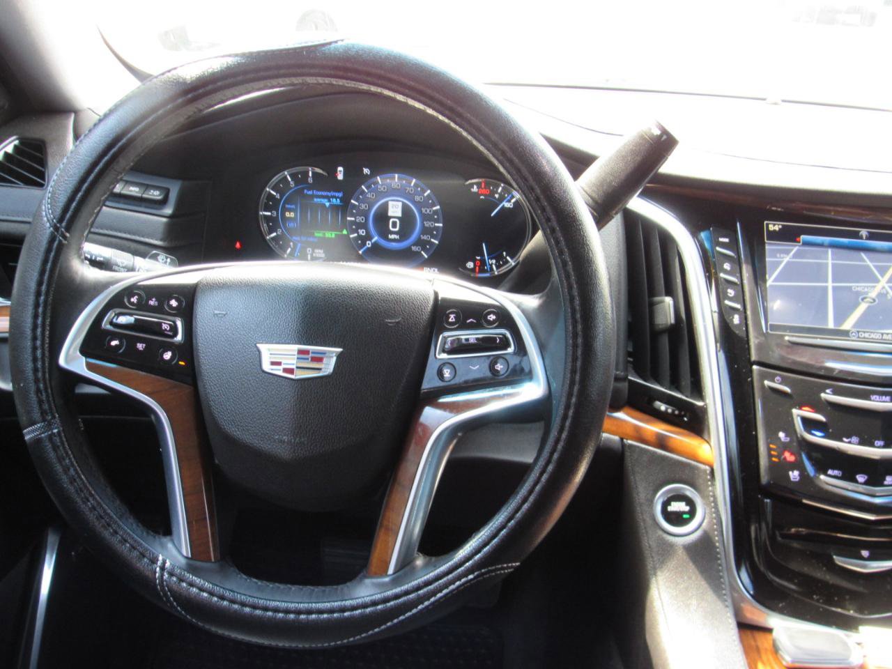 Used 2017 Cadillac Escalade Luxury AWD/4WD image 19