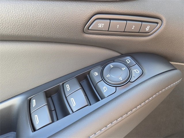 Used 2023 Buick Enclave Avenir w/ Avenir Technology Package image 18