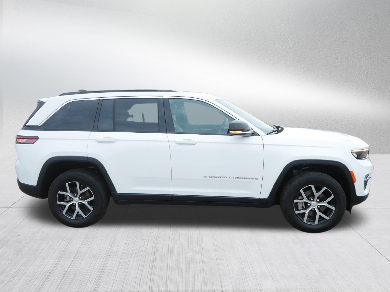 Used 2024 Jeep Grand Cherokee Limited w/ Trailer Tow Package image 8