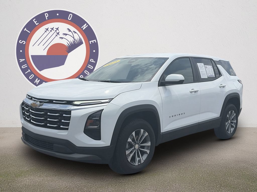 Used 2025 Chevrolet Equinox LT FWD image 2
