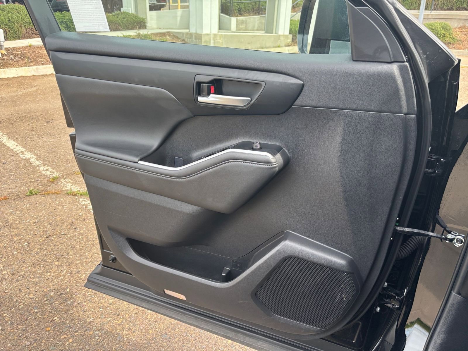 Used 2025 Toyota Highlander XSE image 18