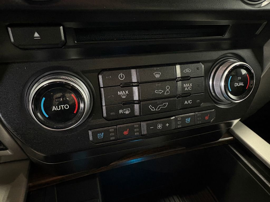 Used 2017 Ford F150 Lariat w/ Equipment Group 502A Luxury AWD/4WD image 24