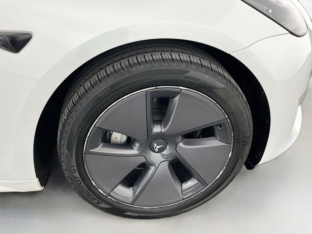 Used 2023 Tesla Model 3 Standard Range image 32