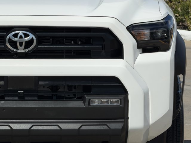 Certified 2025 Toyota 4Runner SR5 AWD/4WD image 4