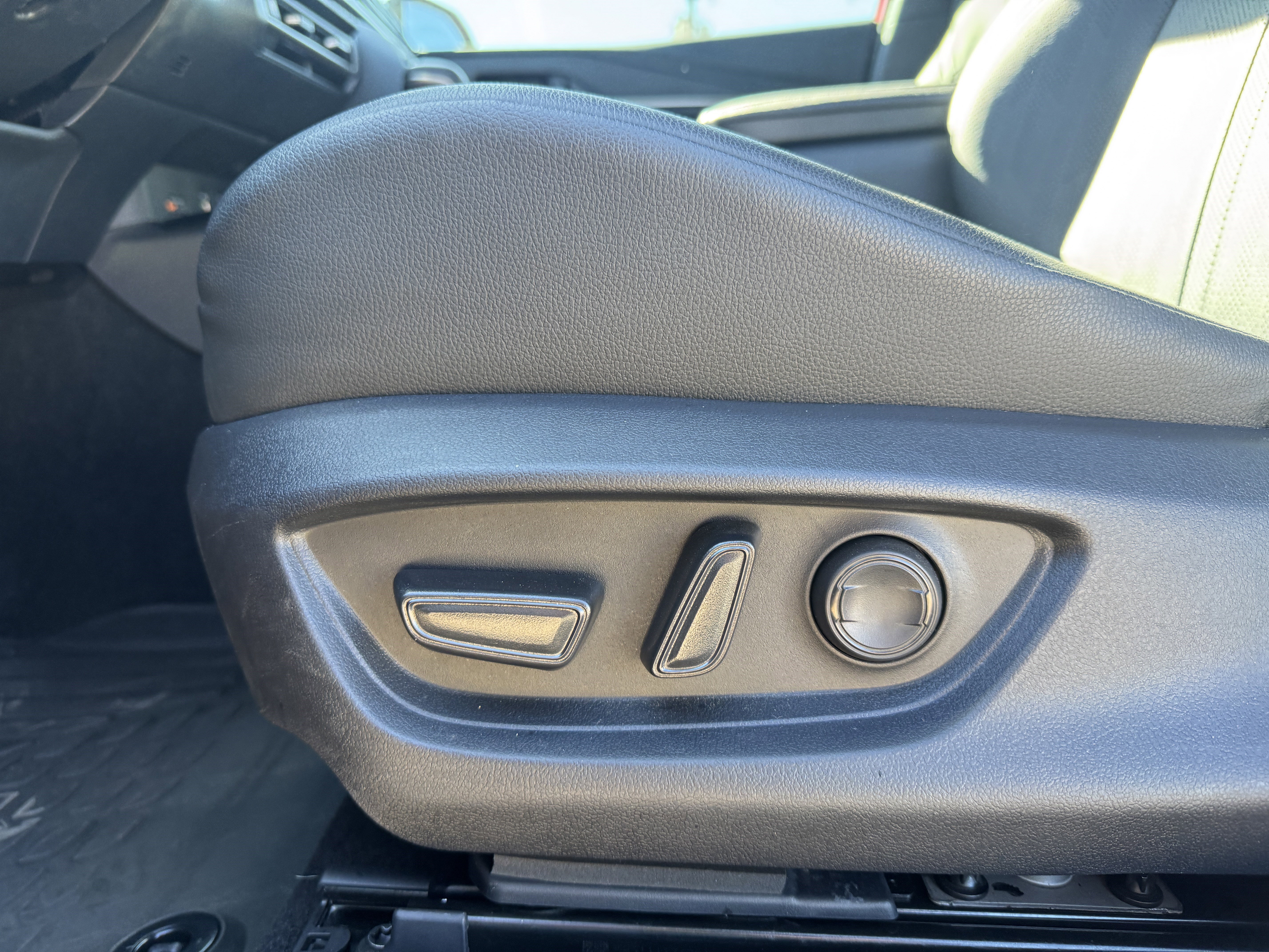 Used 2025 Toyota Camry XSE w/ Premium Package image 11